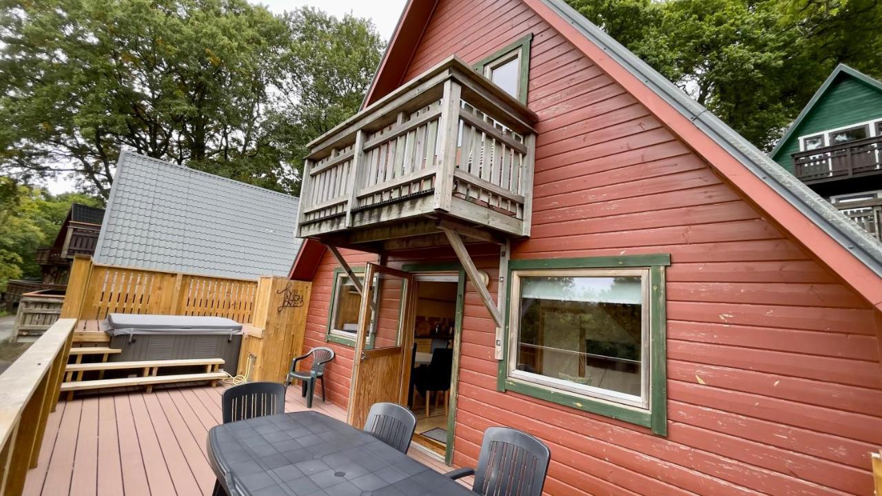 Spacious Primrose Lodge For 6 With Hot Tub At A Spa Resort Chudleigh エクステリア 写真